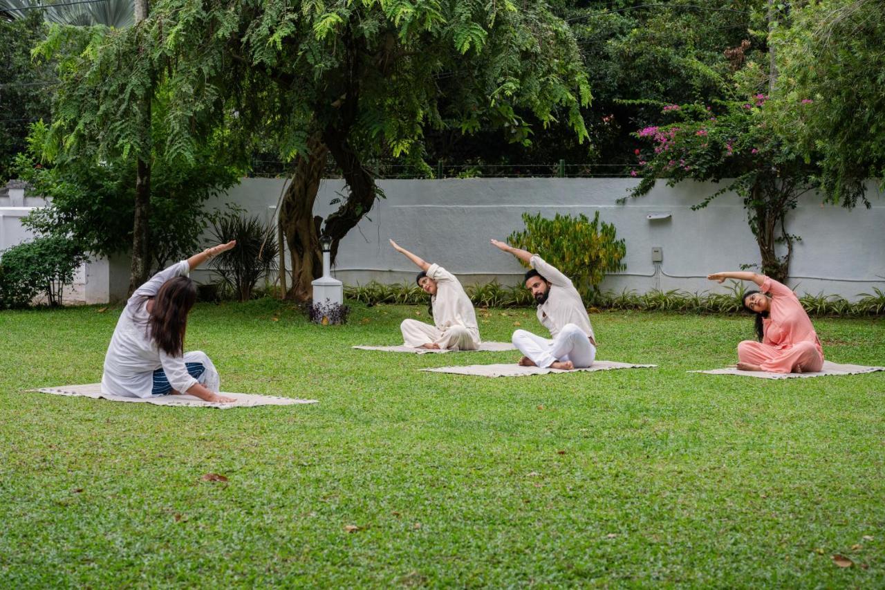 The Sacred Lotus Ayurveda Wellness Retreat Hotel Kochi Exterior foto